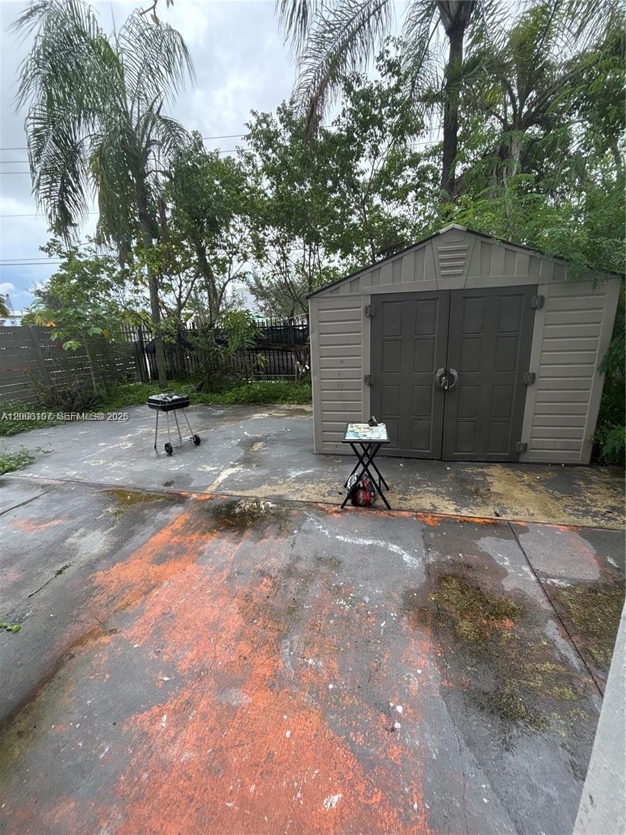 GOLDEN GATE APARTMENTS CO - Residential