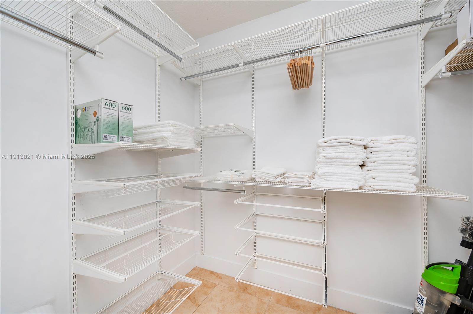 BRICKELL ON THE RIVER S T - Residential Lease