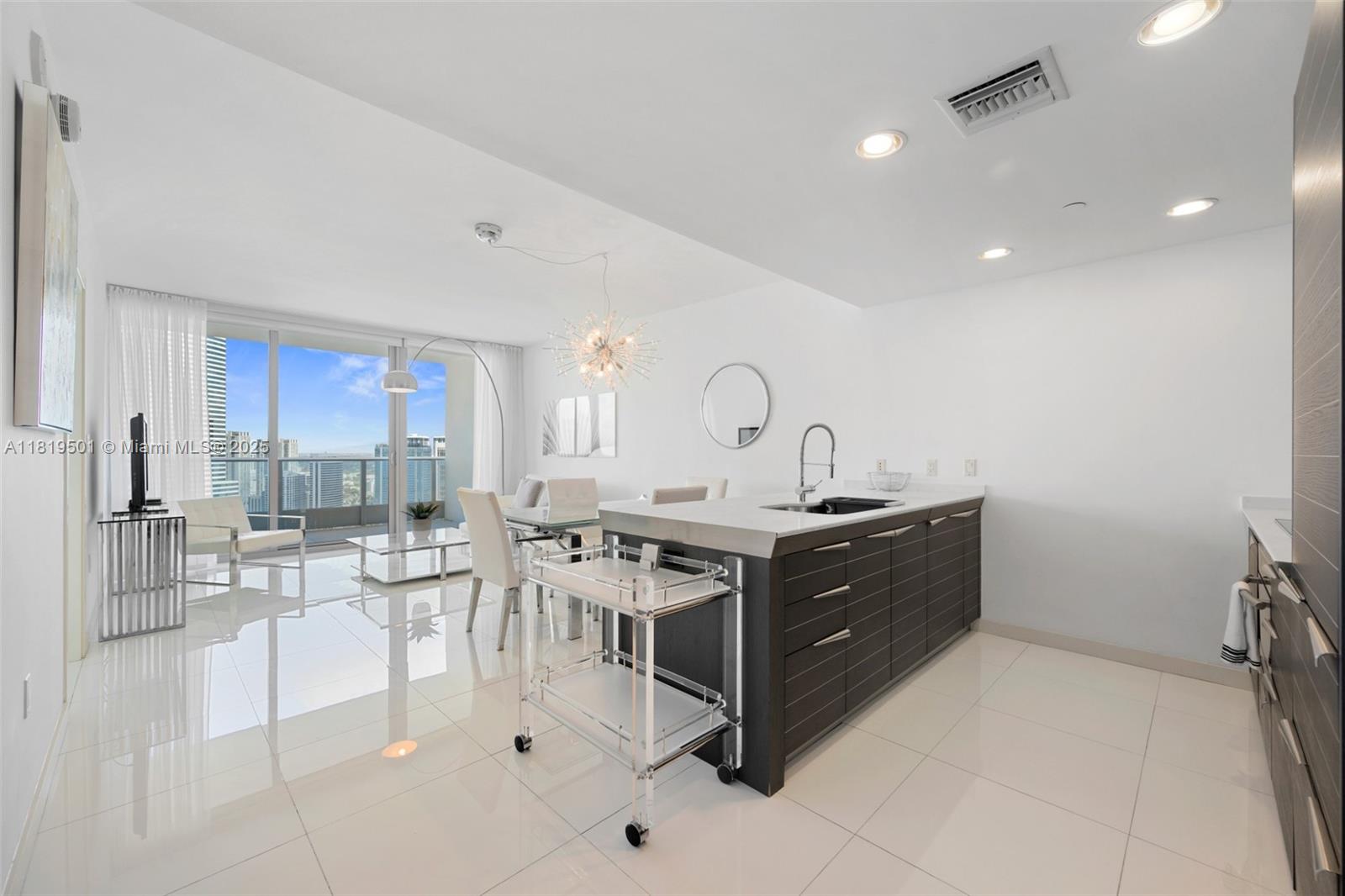 200 Biscayne Boulevard Way 4314, Miami, Broward County, Florida - 1 Bedrooms  
2 Bathrooms - 