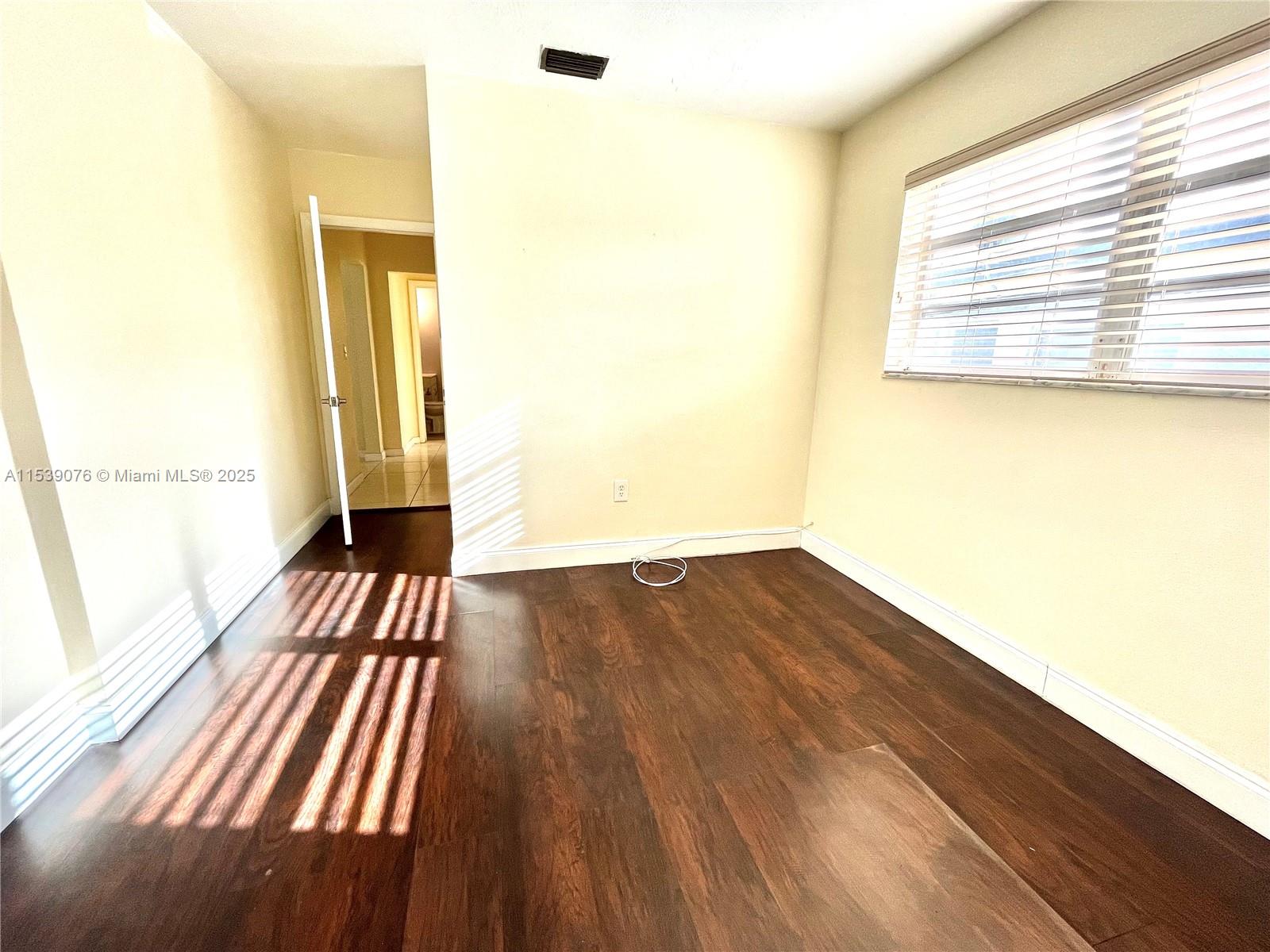 SKY LAKE - Residential