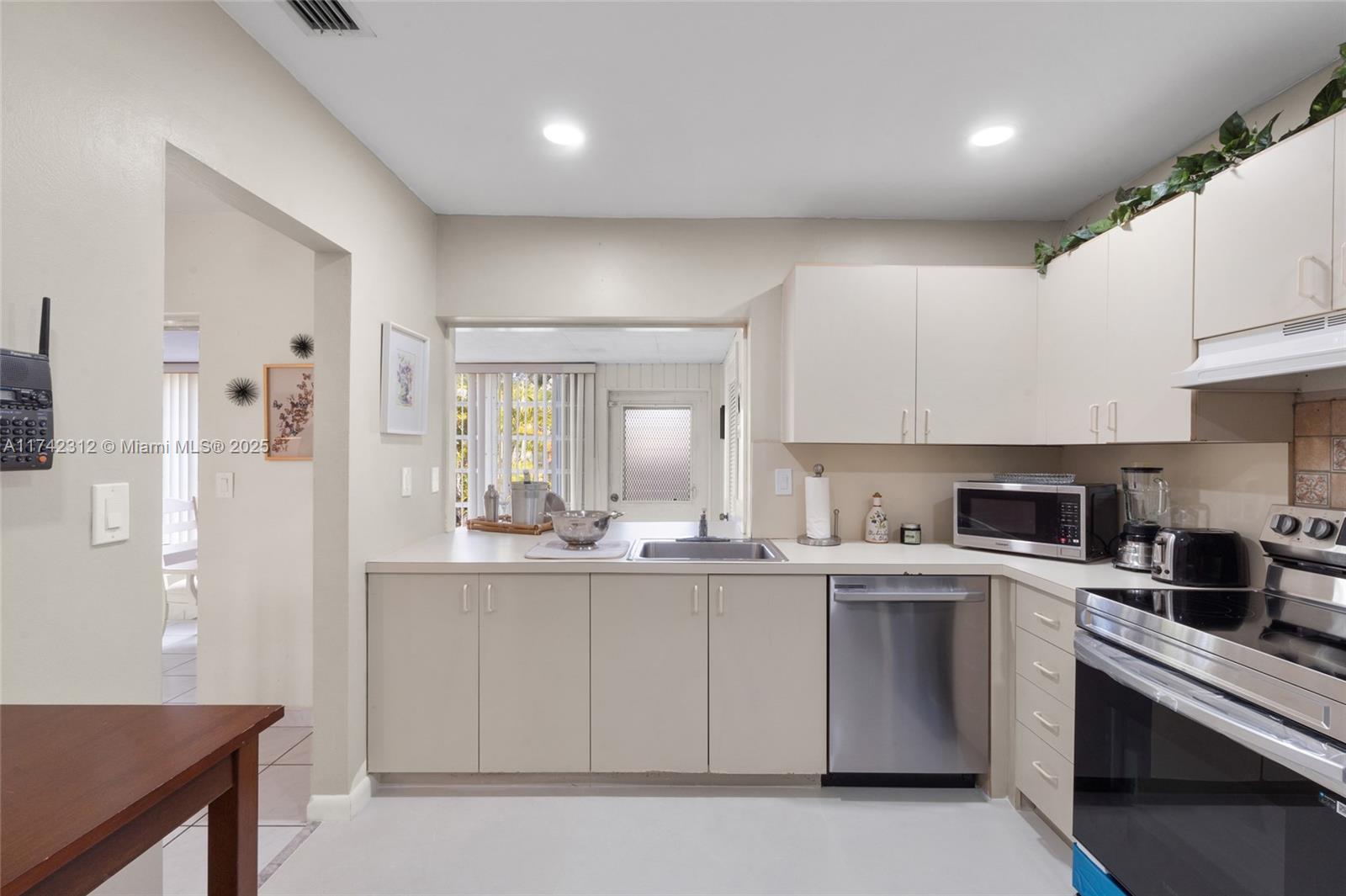 GREEN HILLS PARK WEST NO - Residential