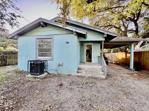 7528 NE 3rd Ct Miami FL 33138