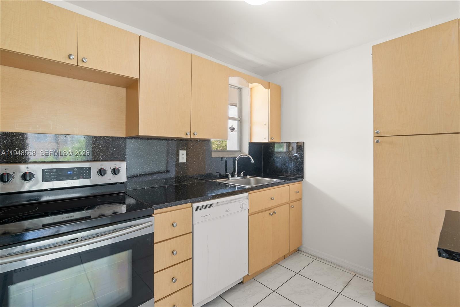 1700 NE 191st St 202