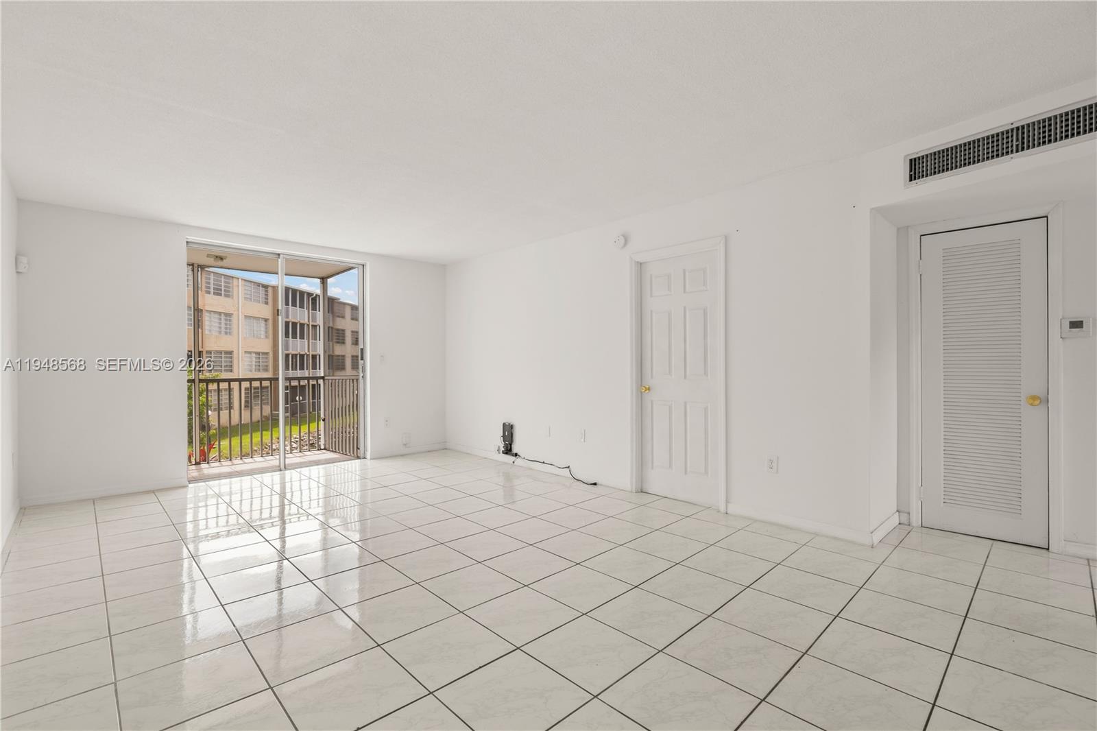 JADE WINDS GRP EASTER LIL - Residential