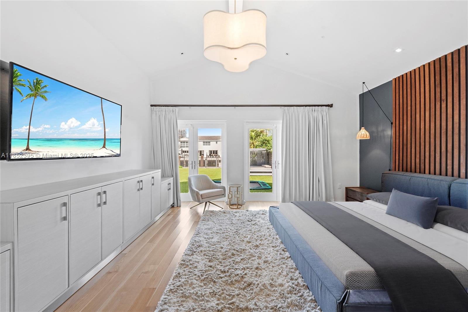 GOLDEN BEACH SEC D - Residential