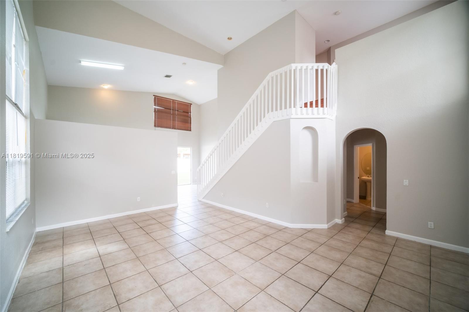 1202 NE 37th Pl, Homestead, FL, 33033/$583,000 4 1202 NE 37th Pl