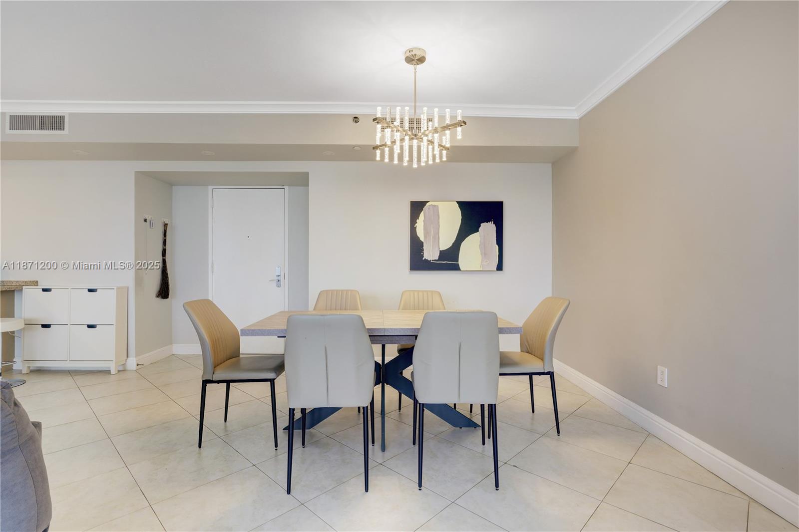 BEACH CLUB CONDO - Residential Lease