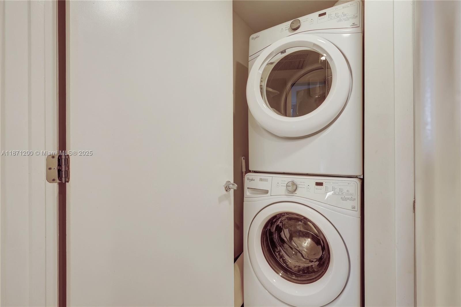 BEACH CLUB CONDO - Residential Lease