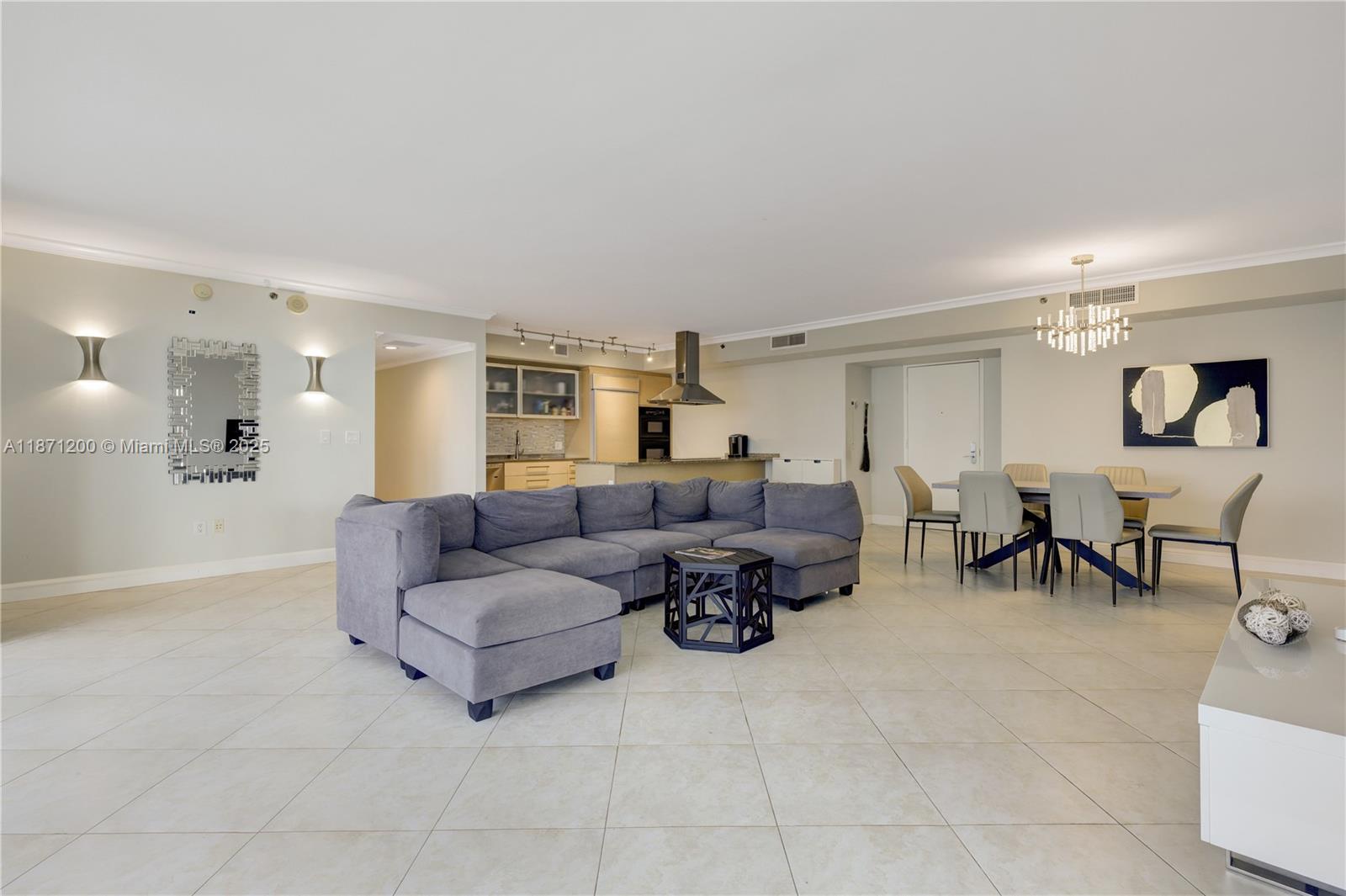 BEACH CLUB CONDO - Residential Lease