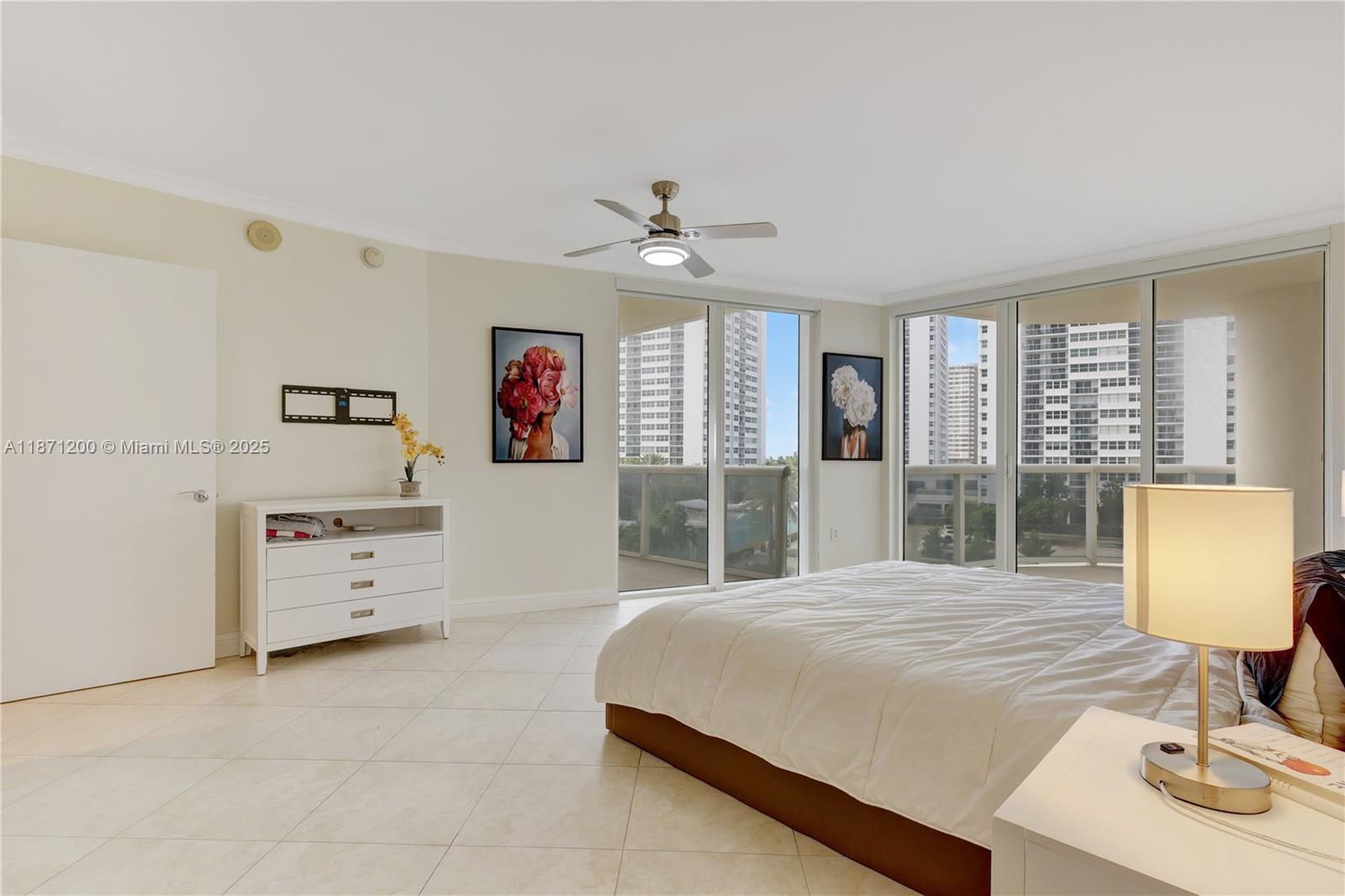 BEACH CLUB CONDO - Residential Lease