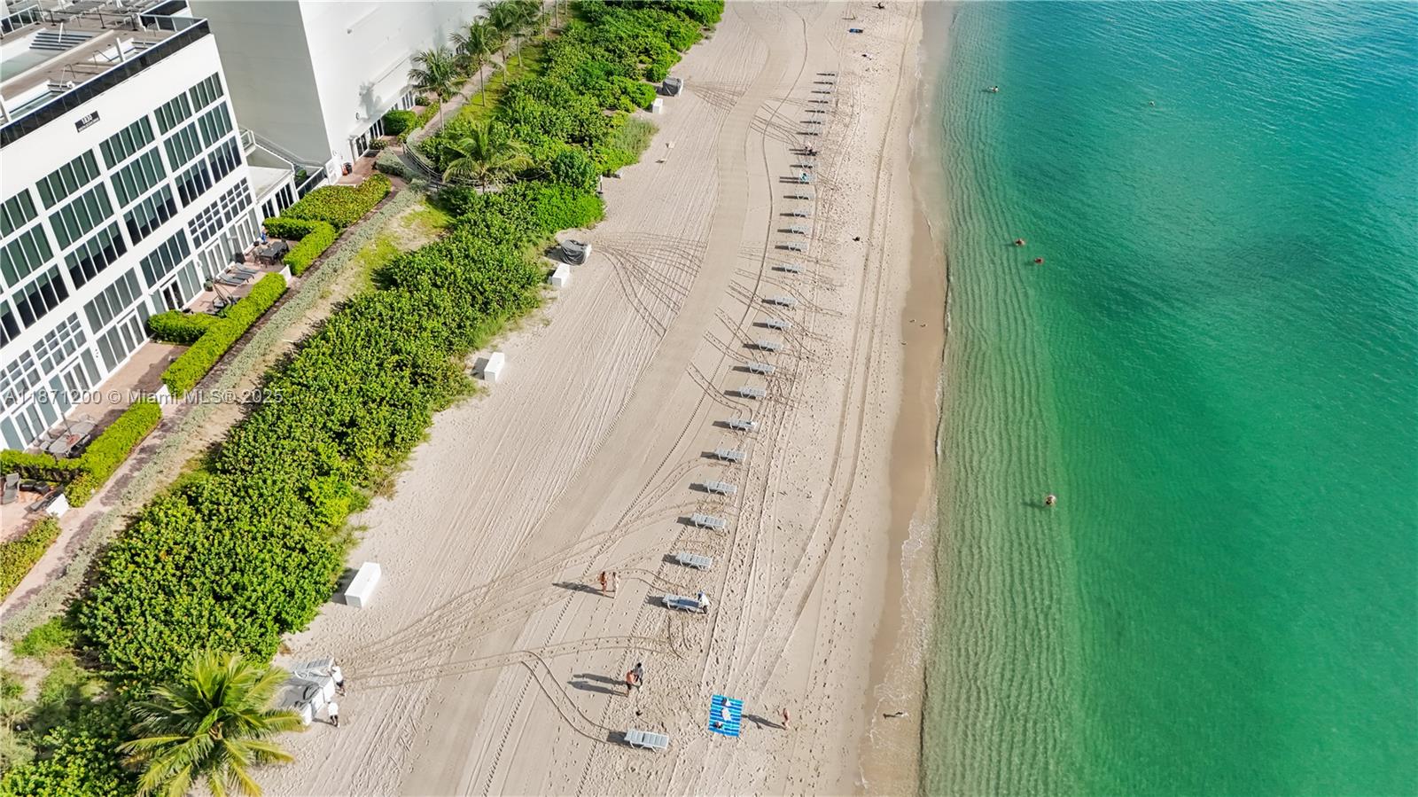 BEACH CLUB CONDO - Residential Lease