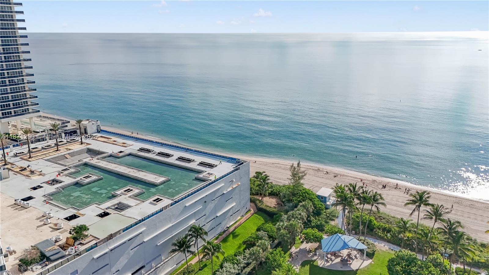 BEACH CLUB CONDO - Residential Lease