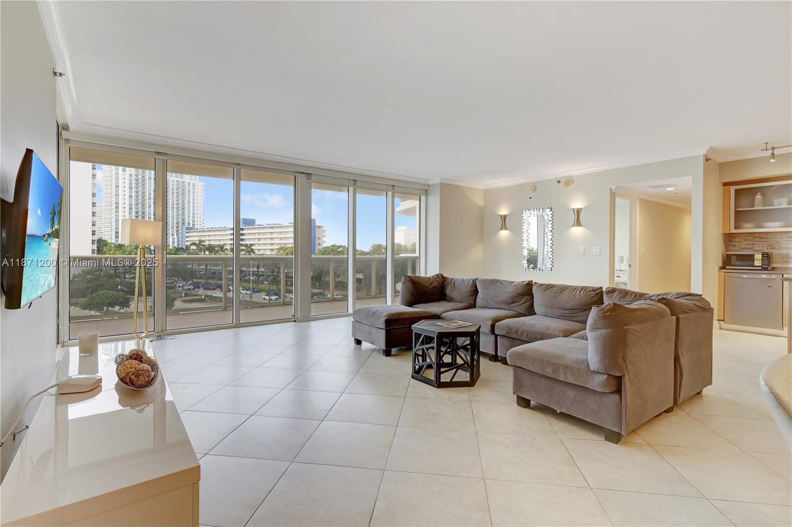 BEACH CLUB CONDO - Residential Lease