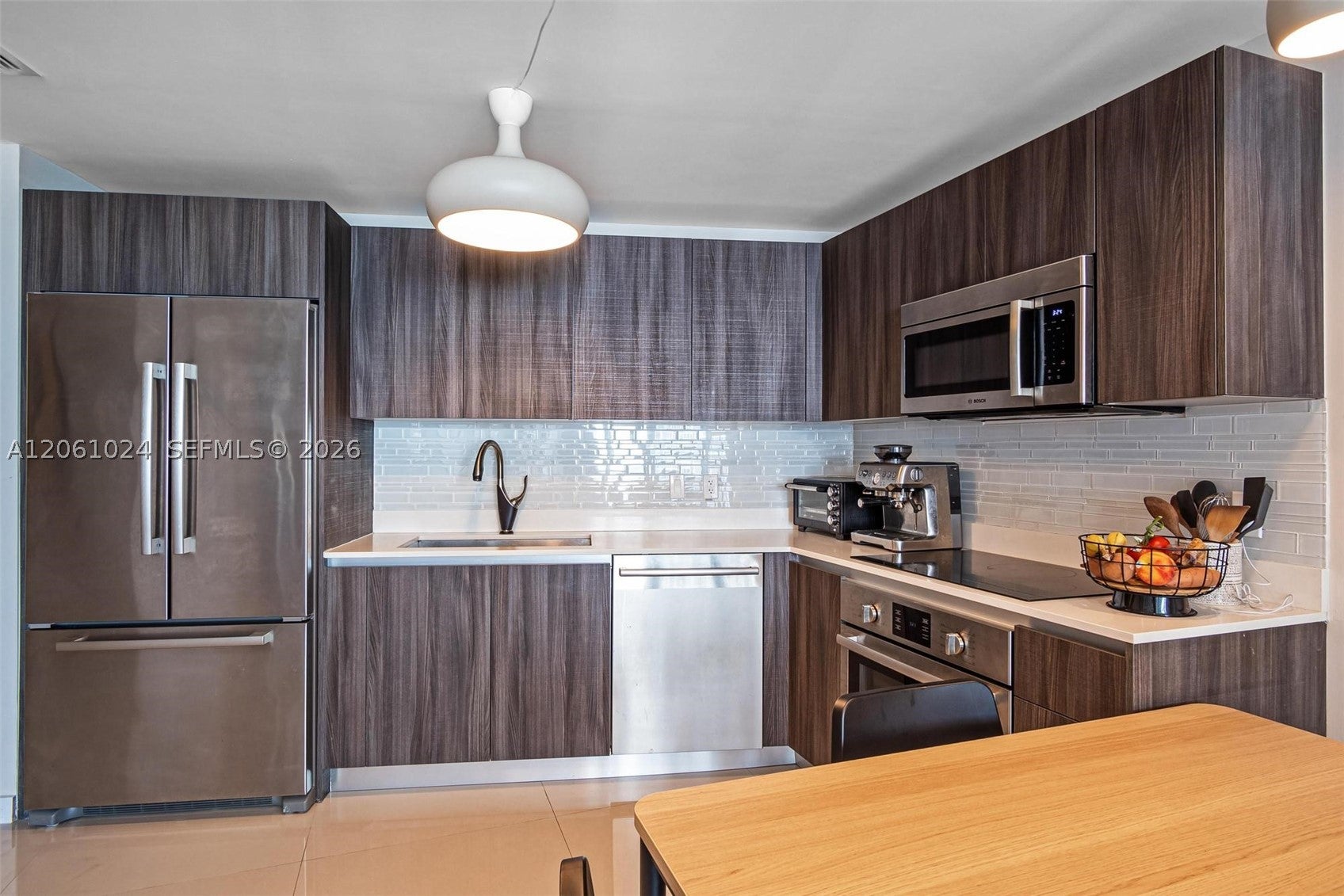 488 NE 18th St 401