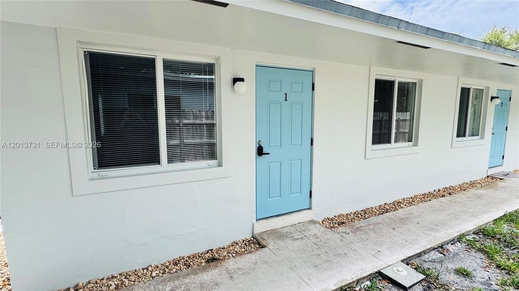 Photo of 718 SE 13th St #2, Fort Lauderdale, FL 33316 (MLS # A12013731)