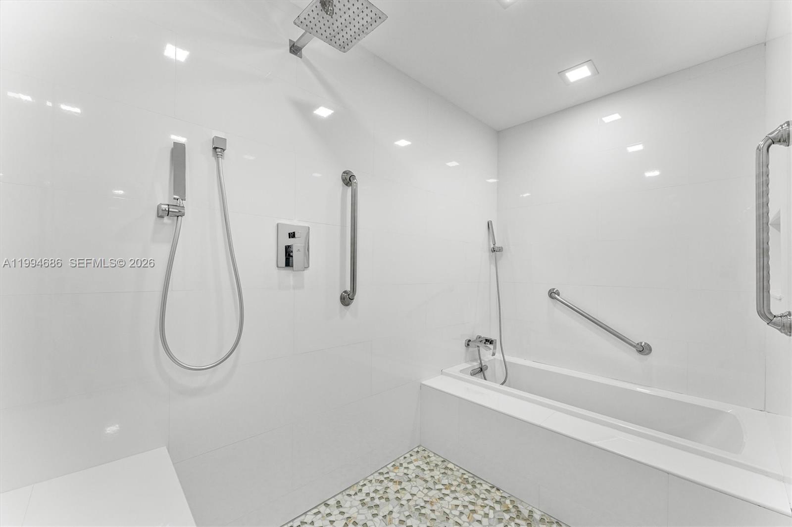 ROYALE HARBOUR CONDO OR 2 - Residential