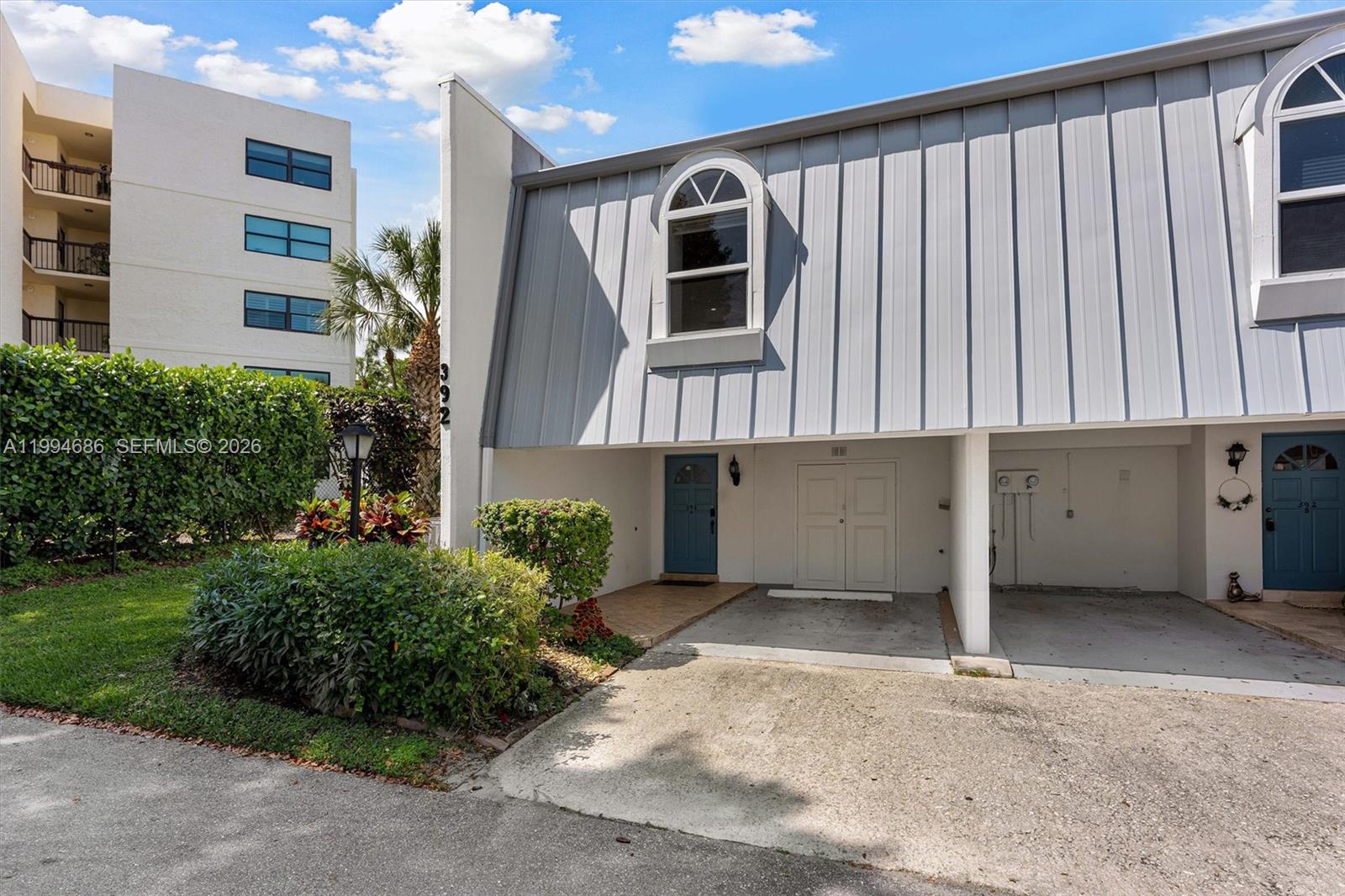 ROYALE HARBOUR CONDO OR 2 - Residential