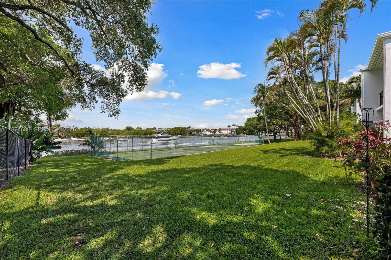 ROYALE HARBOUR CONDO OR 2 - Residential