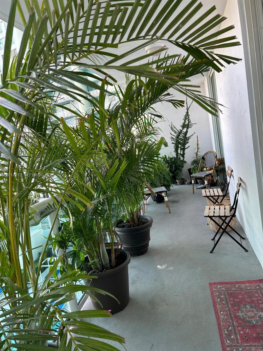 1800 CLUB CONDO - Residential