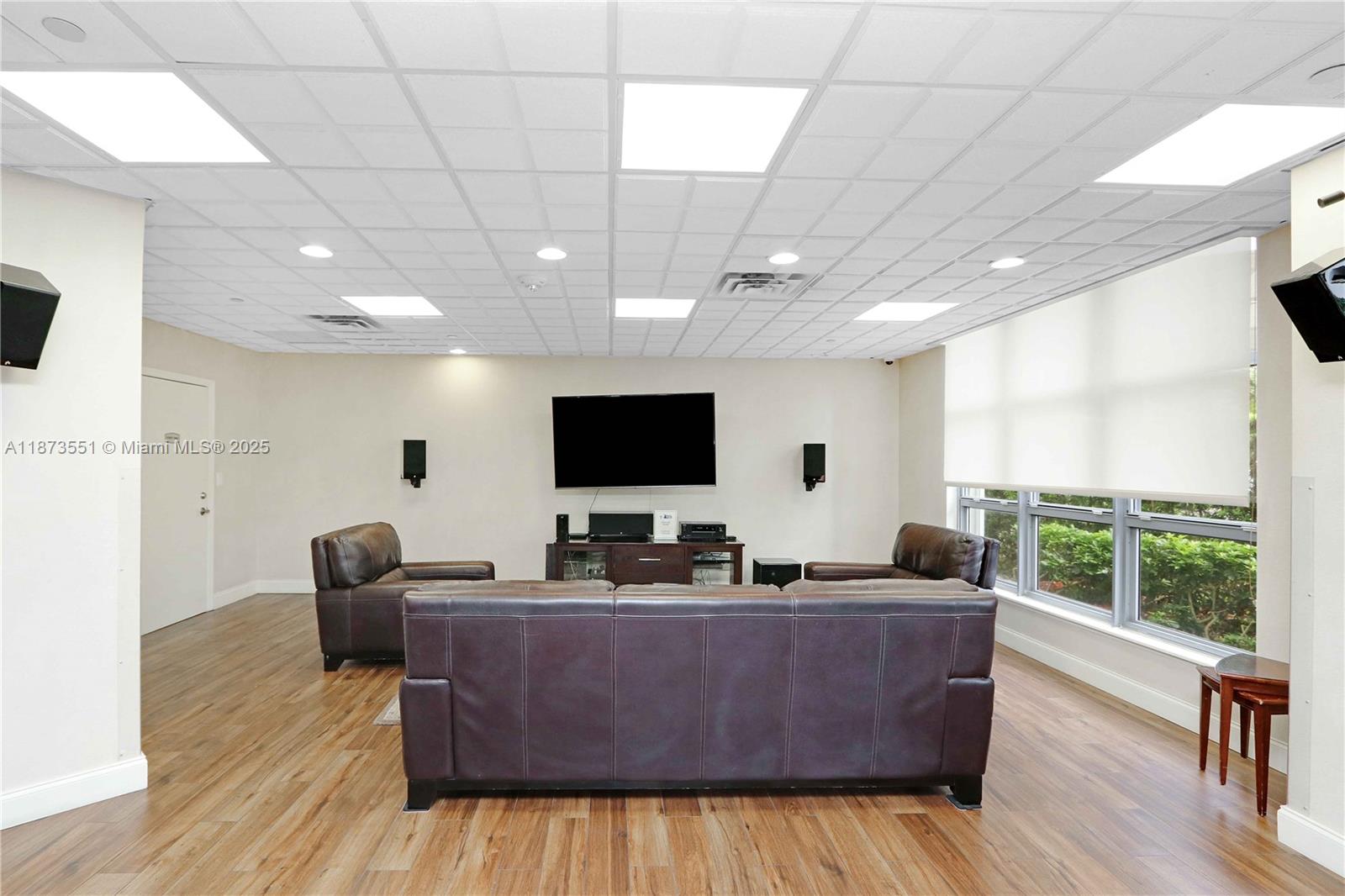 MYSTIC POINTE TOWER 500 C - Residential