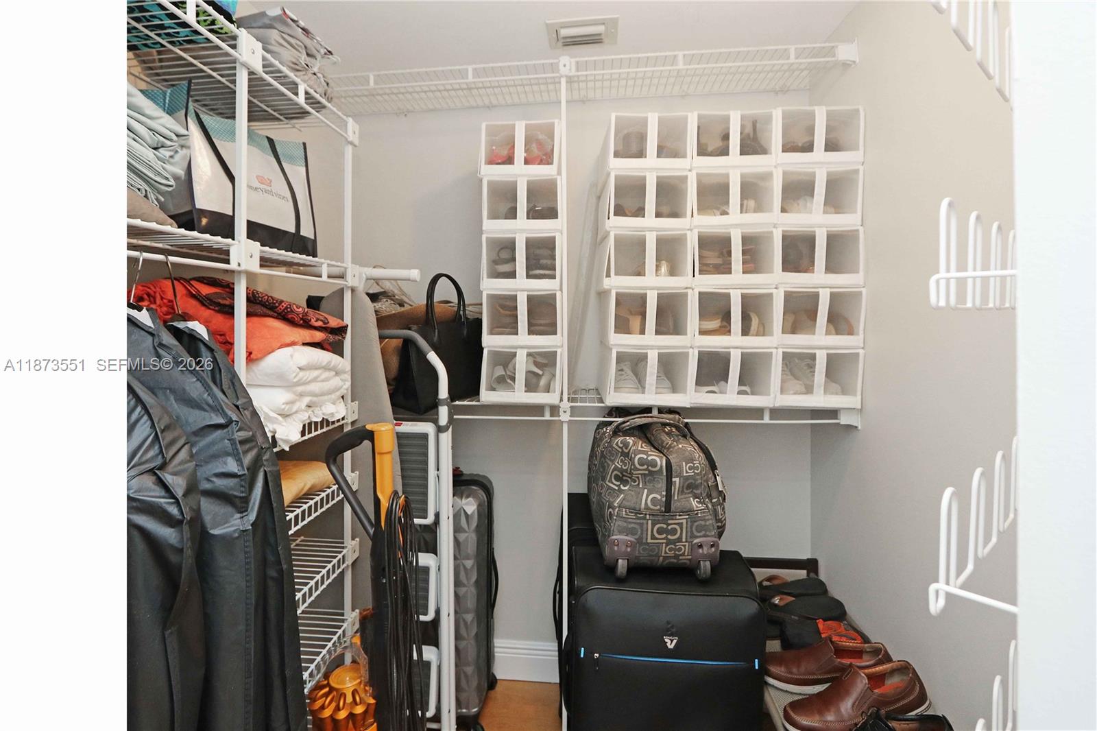 MYSTIC POINTE TOWER 500 C - Residential