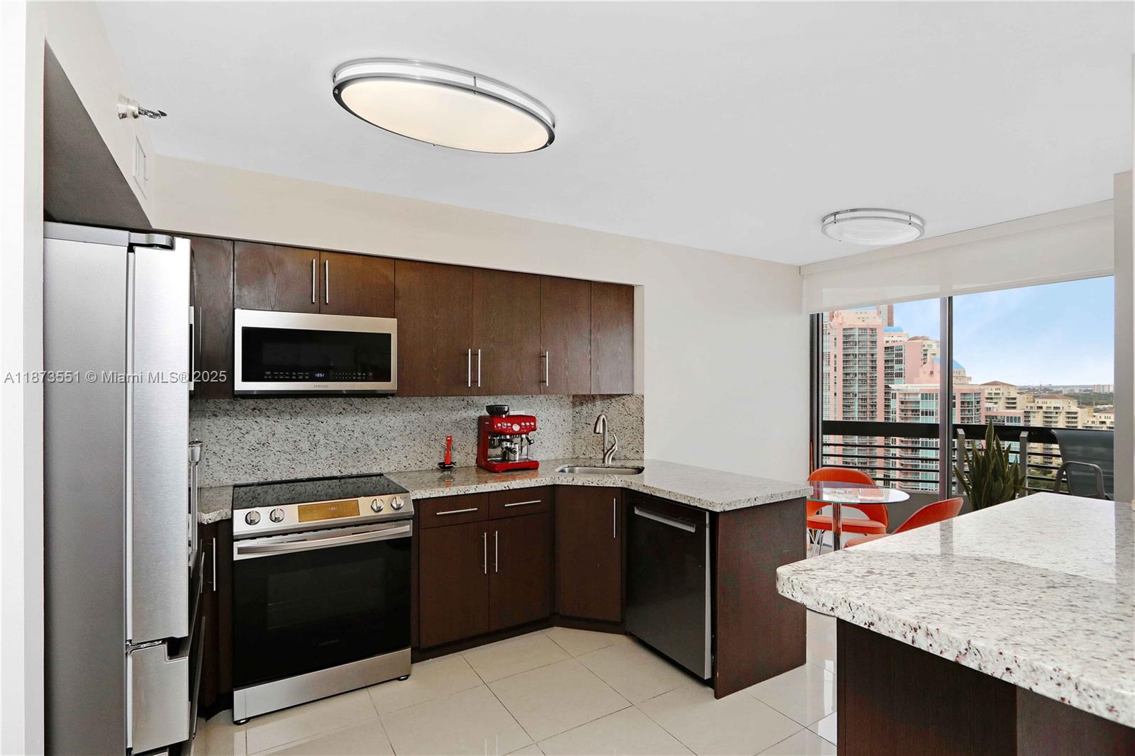 MYSTIC POINTE TOWER 500 C - Residential