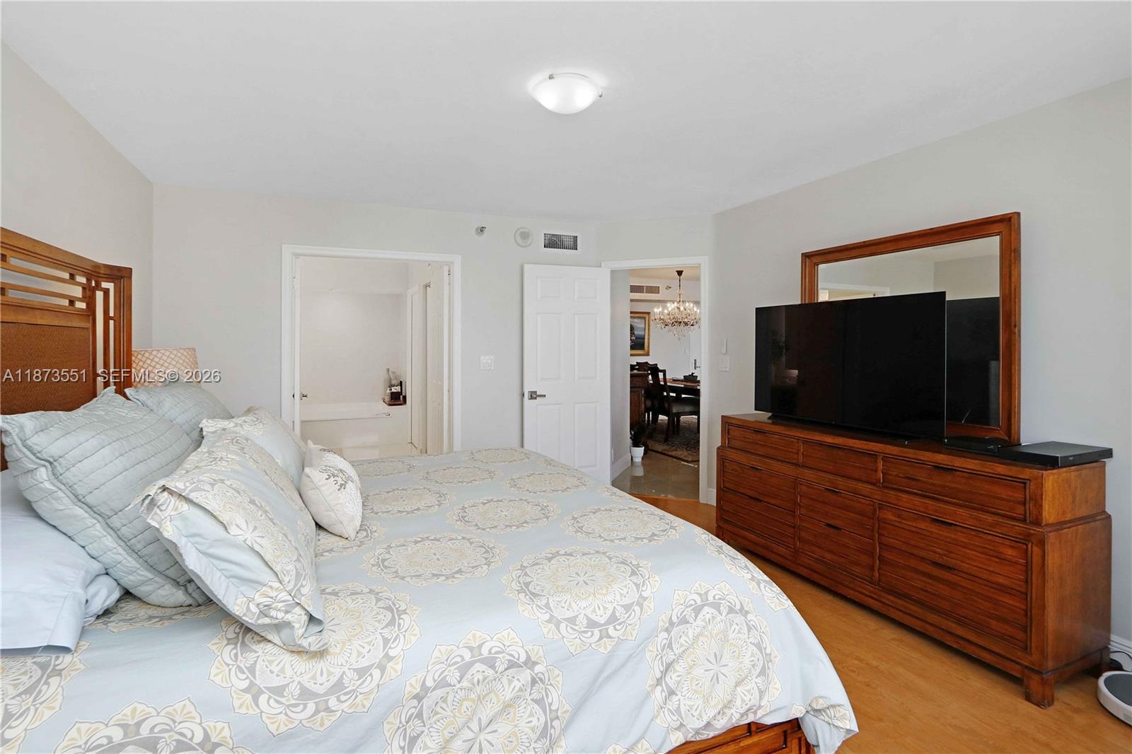 MYSTIC POINTE TOWER 500 C - Residential