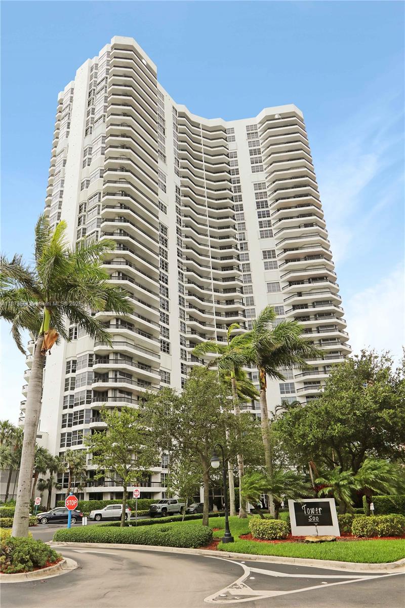 Located in the prestigious Mystic Pointe community in Aventura, this fully furnished (optional) residence offers stunning bay views from every room. Recently painted, it features tile and laminate floors, motorized blackout shades, a remodeled bathroom, newer kitchen appliances, and a water heater. Enjoy resort-style amenities including a bayfront pool, spa, tennis & pickleball courts, dog park, fitness center, free classes, jogging trails, restaurant, beauty salon, library, game room, party room, valet, and more. Water, cable & Wi-Fi included. Free Aventura Express Shuttle to Aventura Mall.