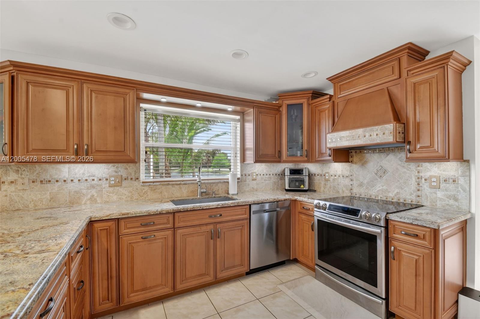 LAKE CHARLESTON TRS T AND - Residential