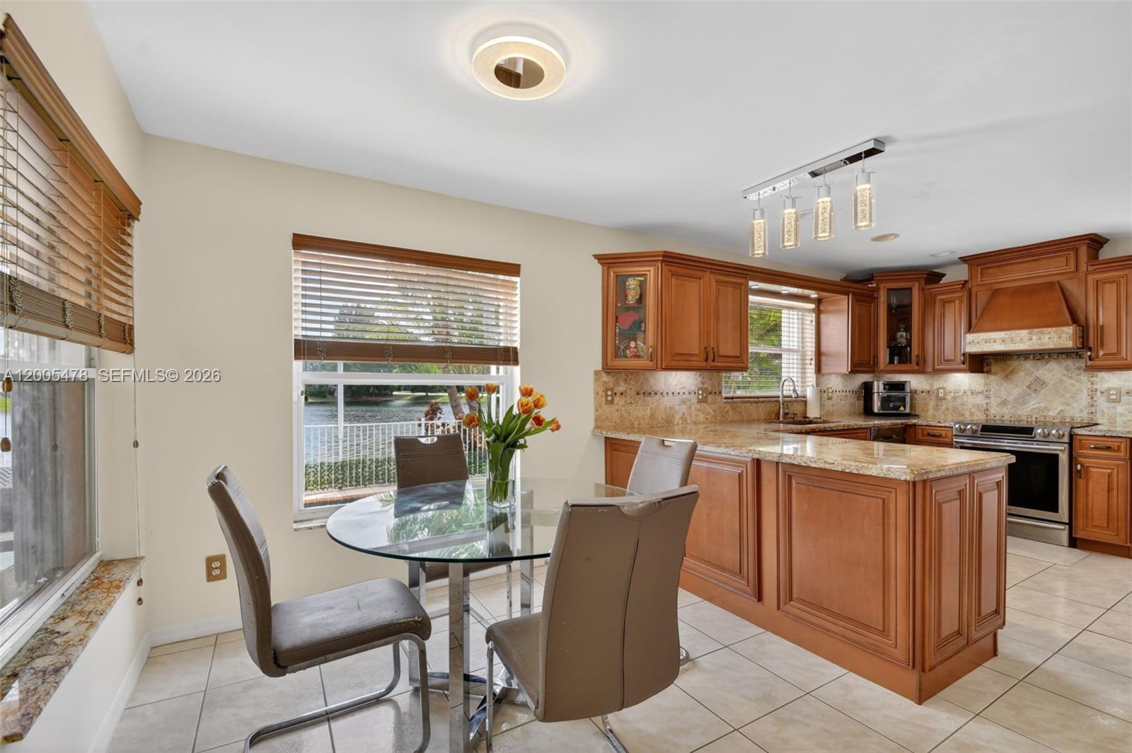 LAKE CHARLESTON TRS T AND - Residential