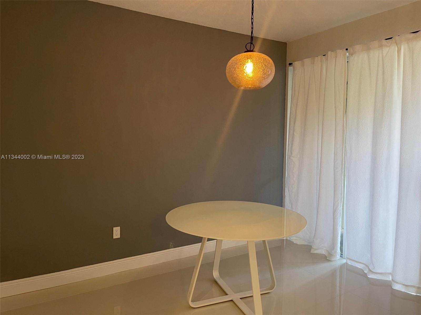 KEYS GARDEN - Residential Lease