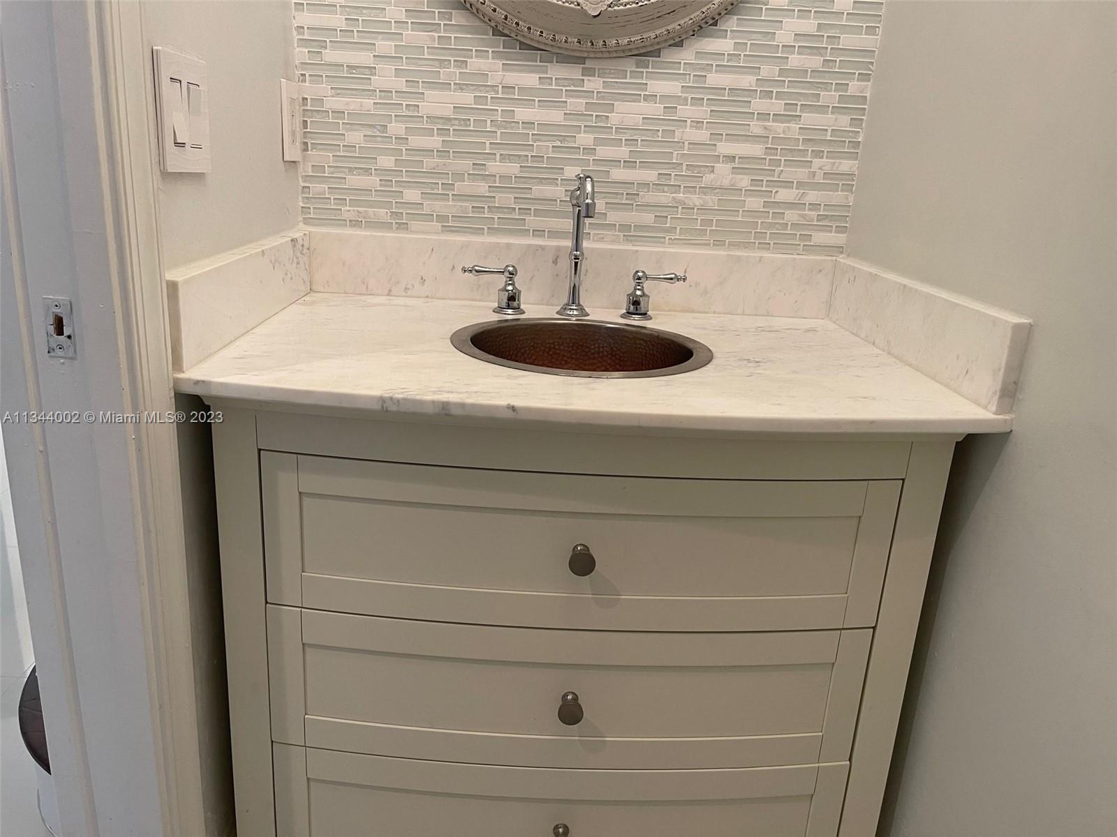 KEYS GARDEN - Residential Lease