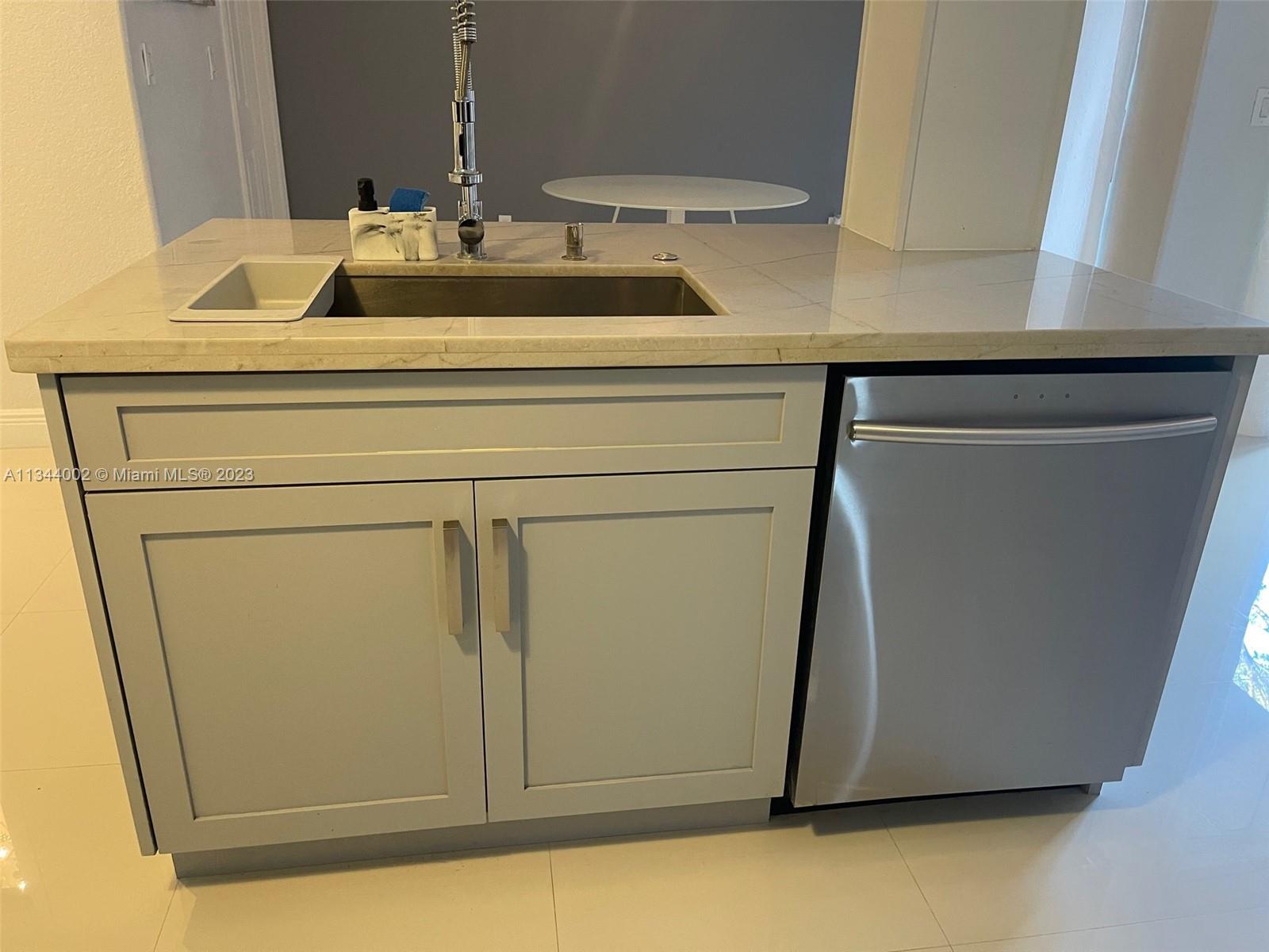 KEYS GARDEN - Residential Lease