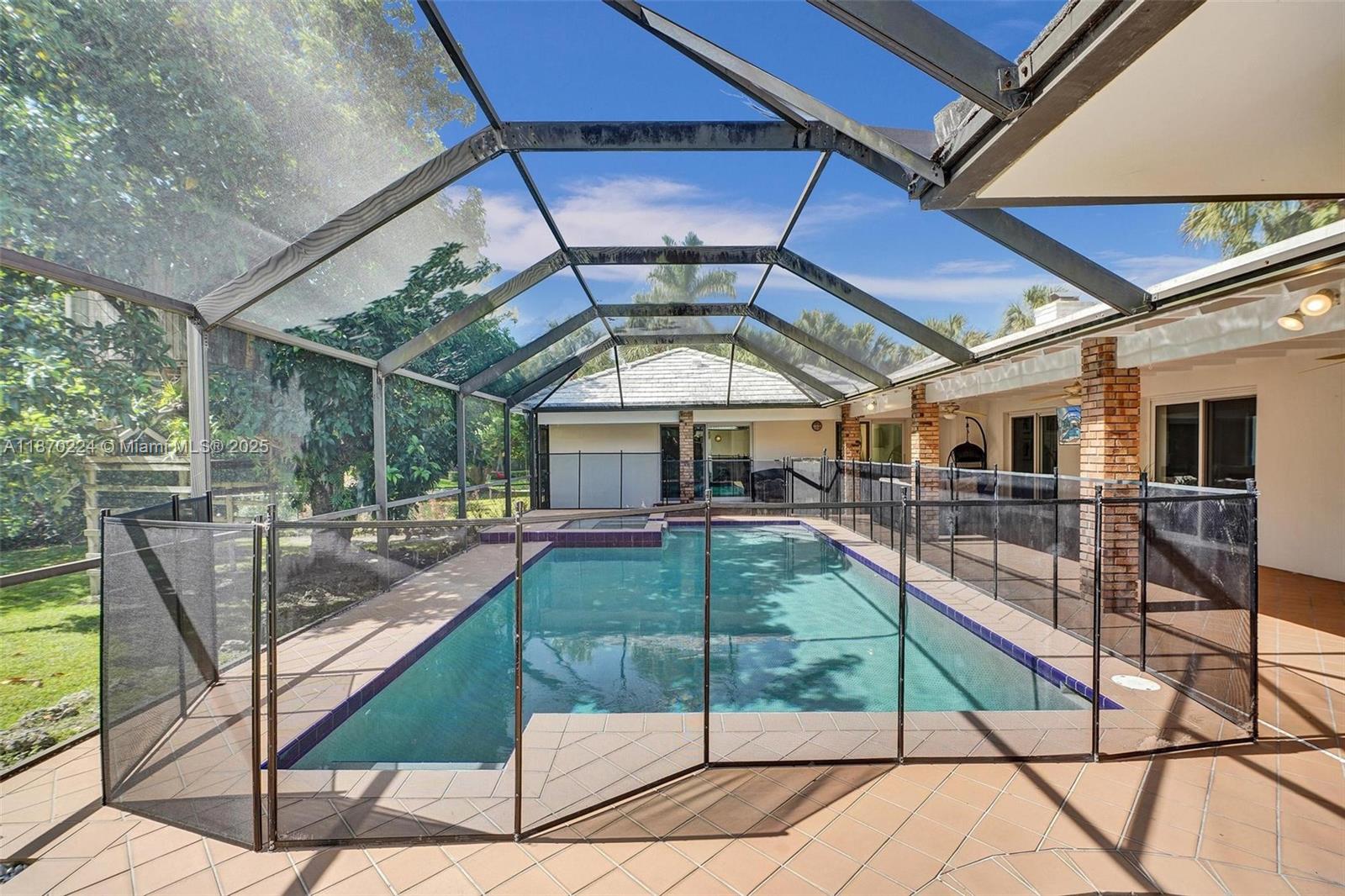 SHEAR GROVES - Residential