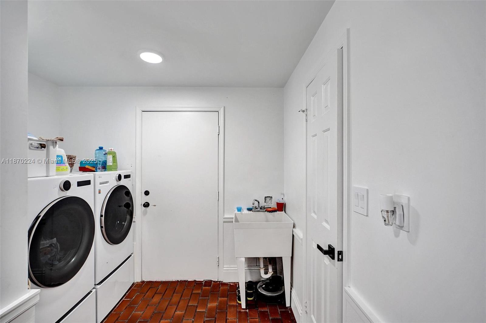 SHEAR GROVES - Residential