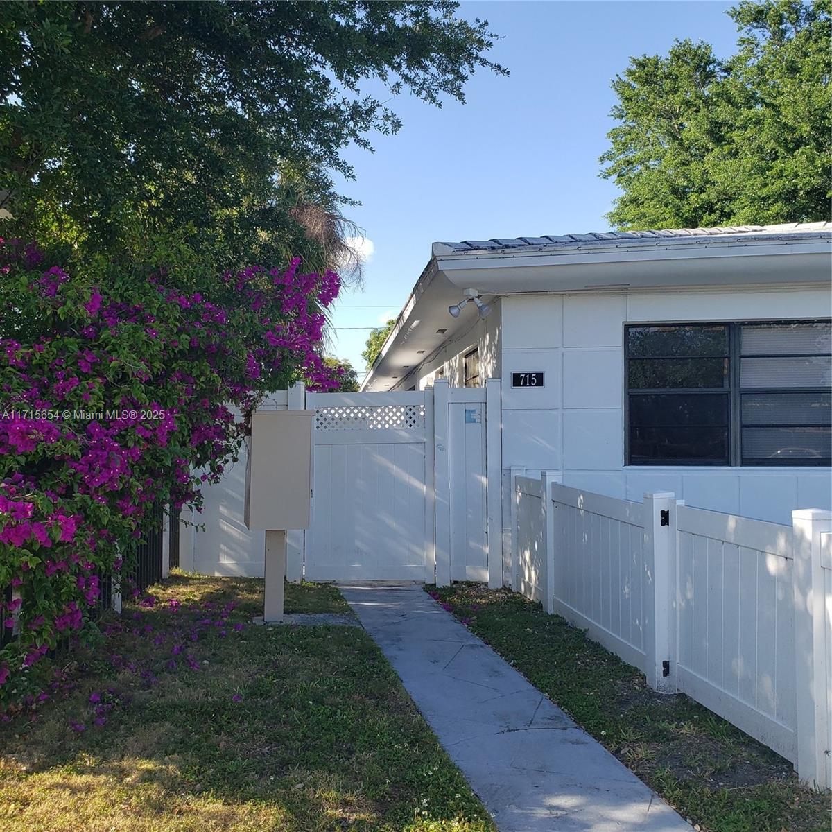 MIAMI SHORES SEC 3 - Residential Income
