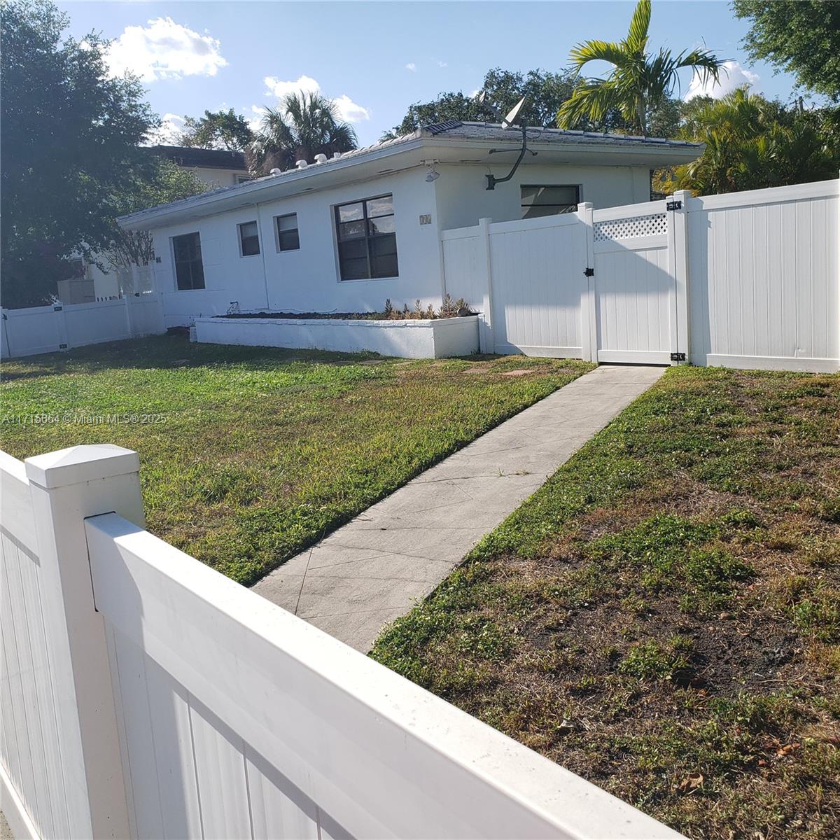 MIAMI SHORES SEC 3 - Residential Income