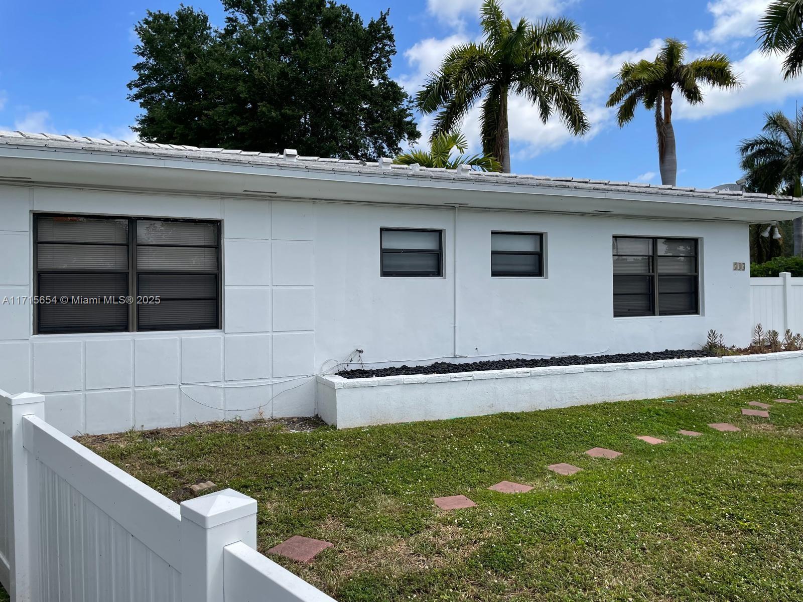 MIAMI SHORES SEC 3 - Residential Income