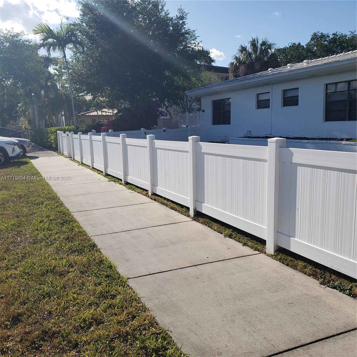 MIAMI SHORES SEC 3 - Residential Income