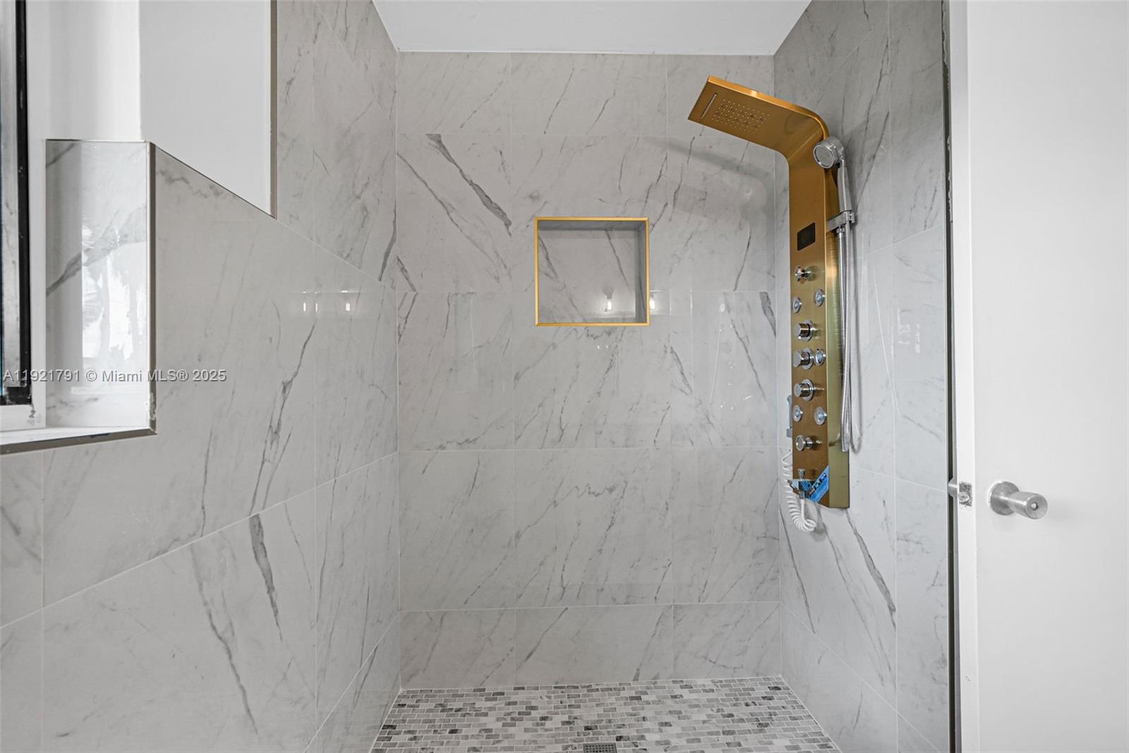 VILLAS OF BONAVENTURE AT - Residential Lease