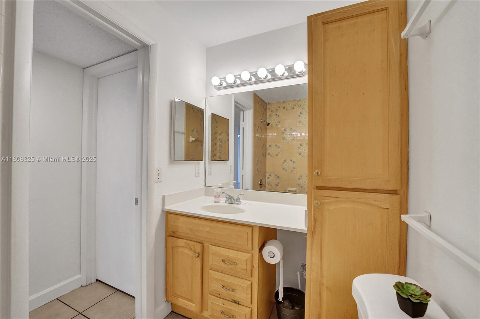 WESTVIEW CONDOMINIUM NO T - Residential