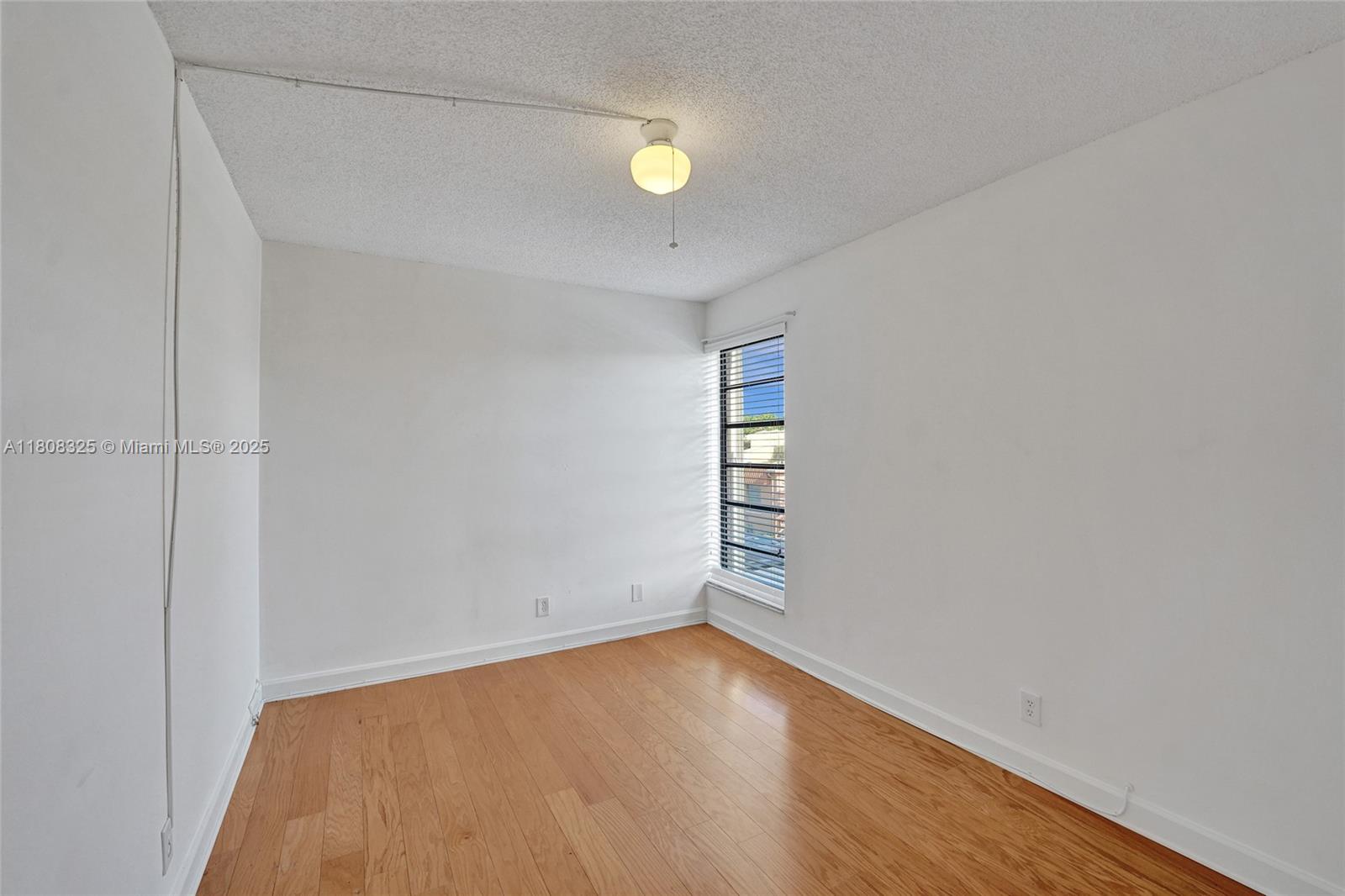 WESTVIEW CONDOMINIUM NO T - Residential