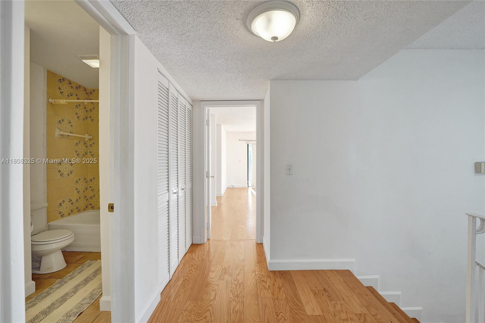 WESTVIEW CONDOMINIUM NO T - Residential