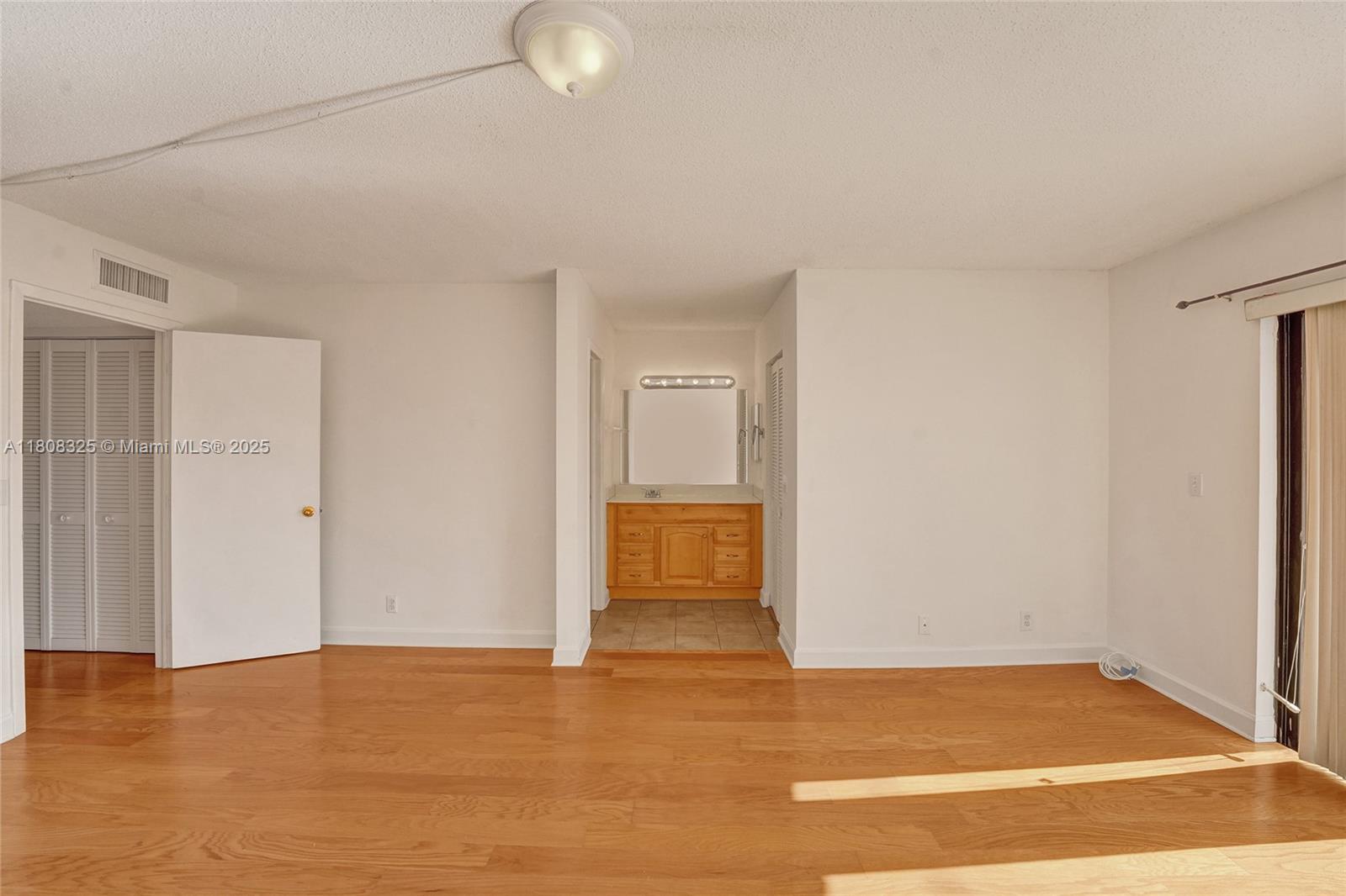 WESTVIEW CONDOMINIUM NO T - Residential