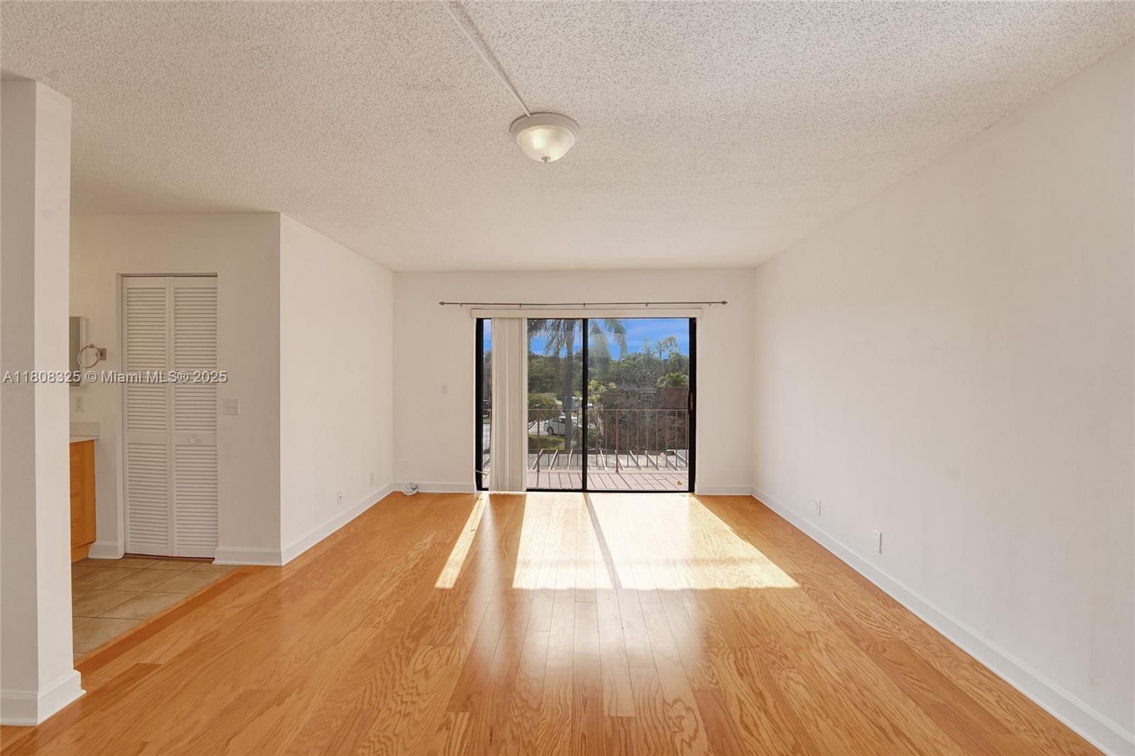 WESTVIEW CONDOMINIUM NO T - Residential