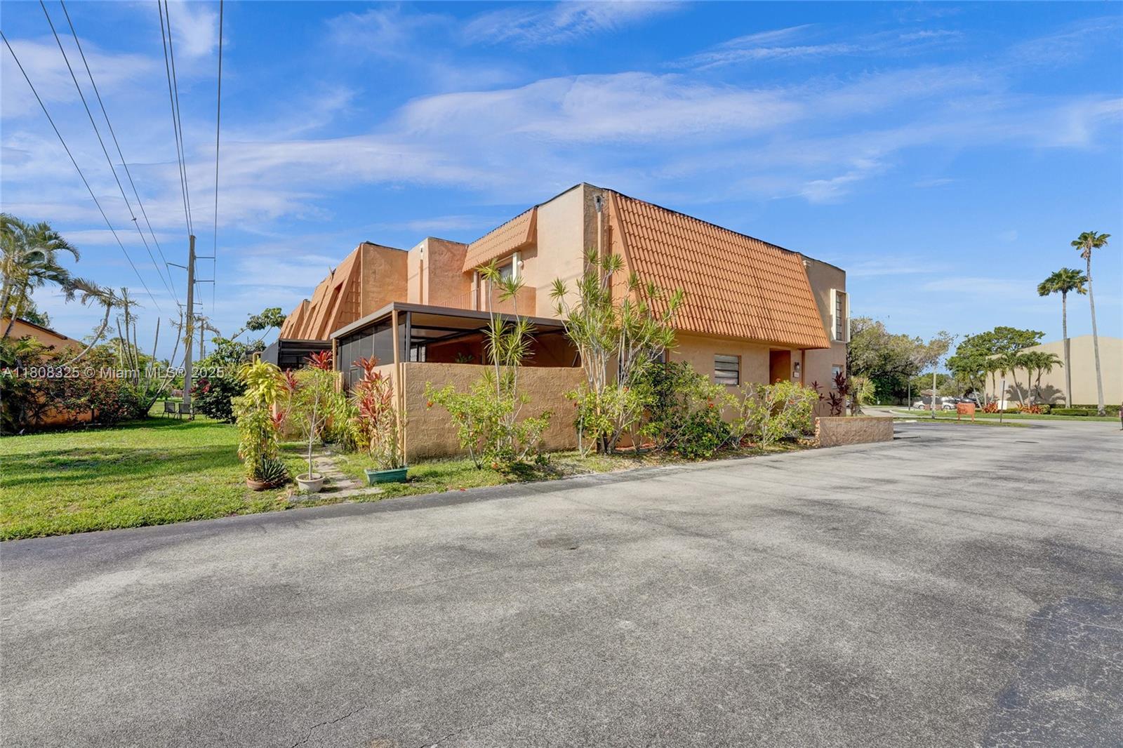 WESTVIEW CONDOMINIUM NO T - Residential