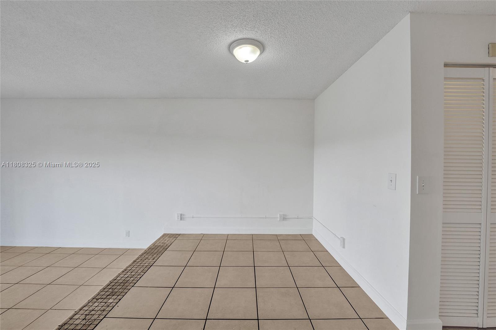 WESTVIEW CONDOMINIUM NO T - Residential