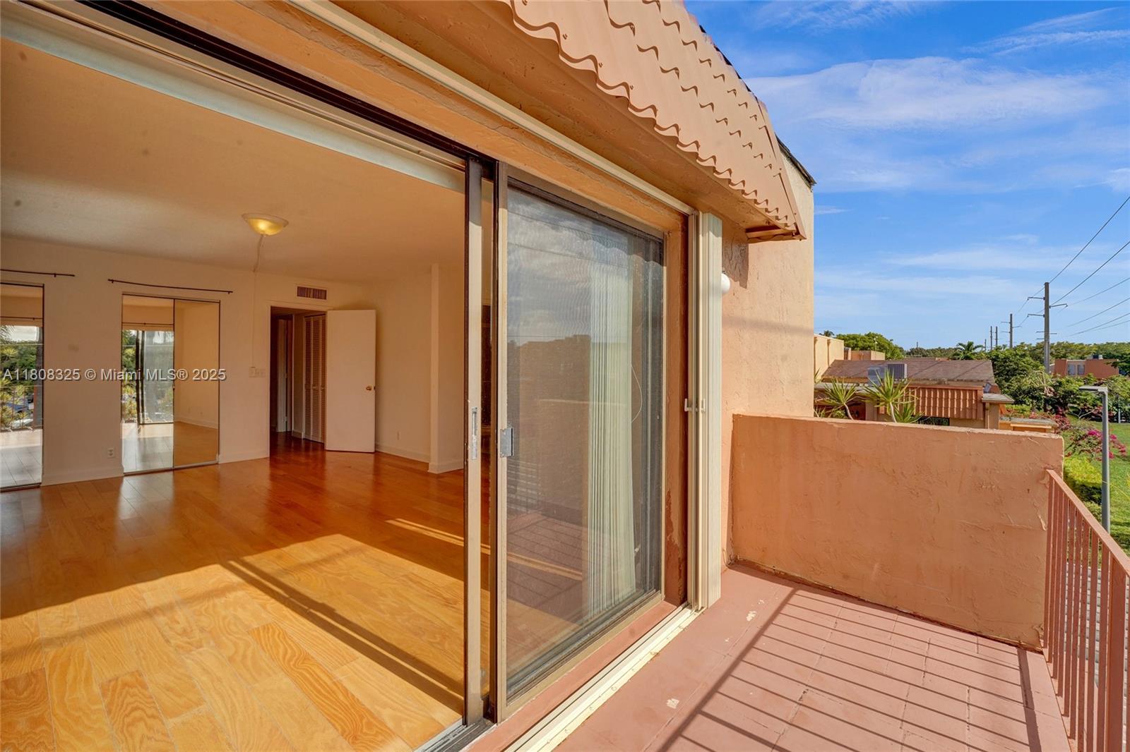 WESTVIEW CONDOMINIUM NO T - Residential