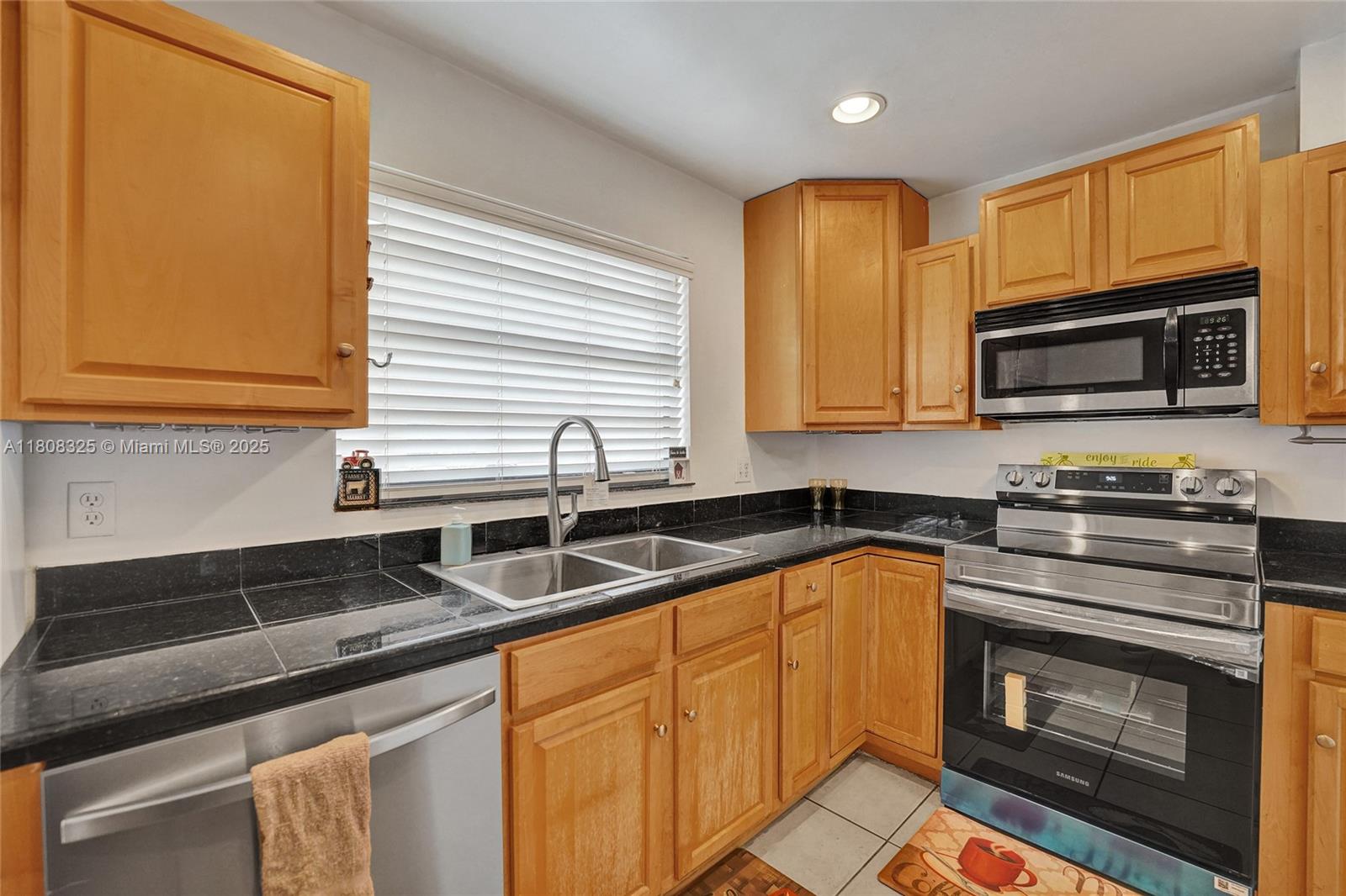 WESTVIEW CONDOMINIUM NO T - Residential