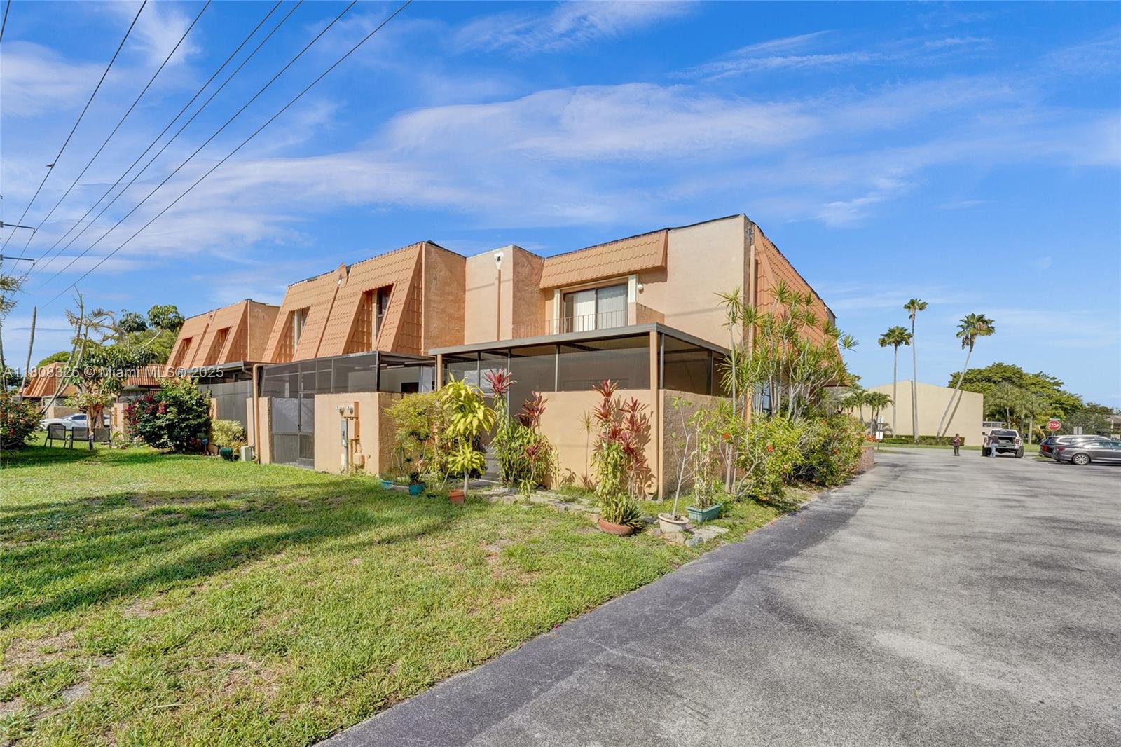 WESTVIEW CONDOMINIUM NO T - Residential